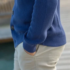 Vest met V-hals en knoopsluiting, patenttricot