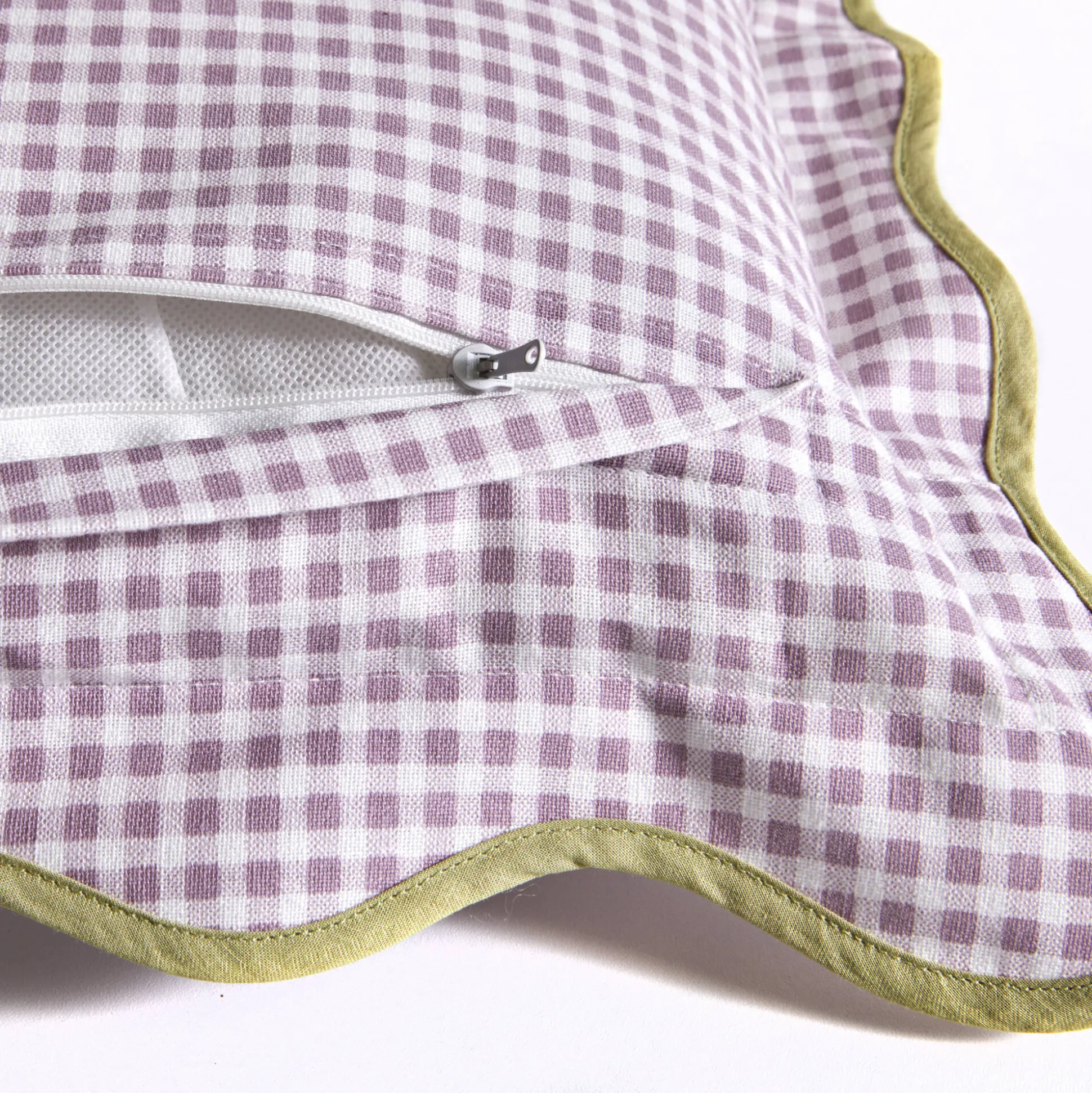 Vichy kussen met contrasterend feston