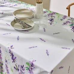 Vlekwerend tafellaken in polykatoen met lavendelprint