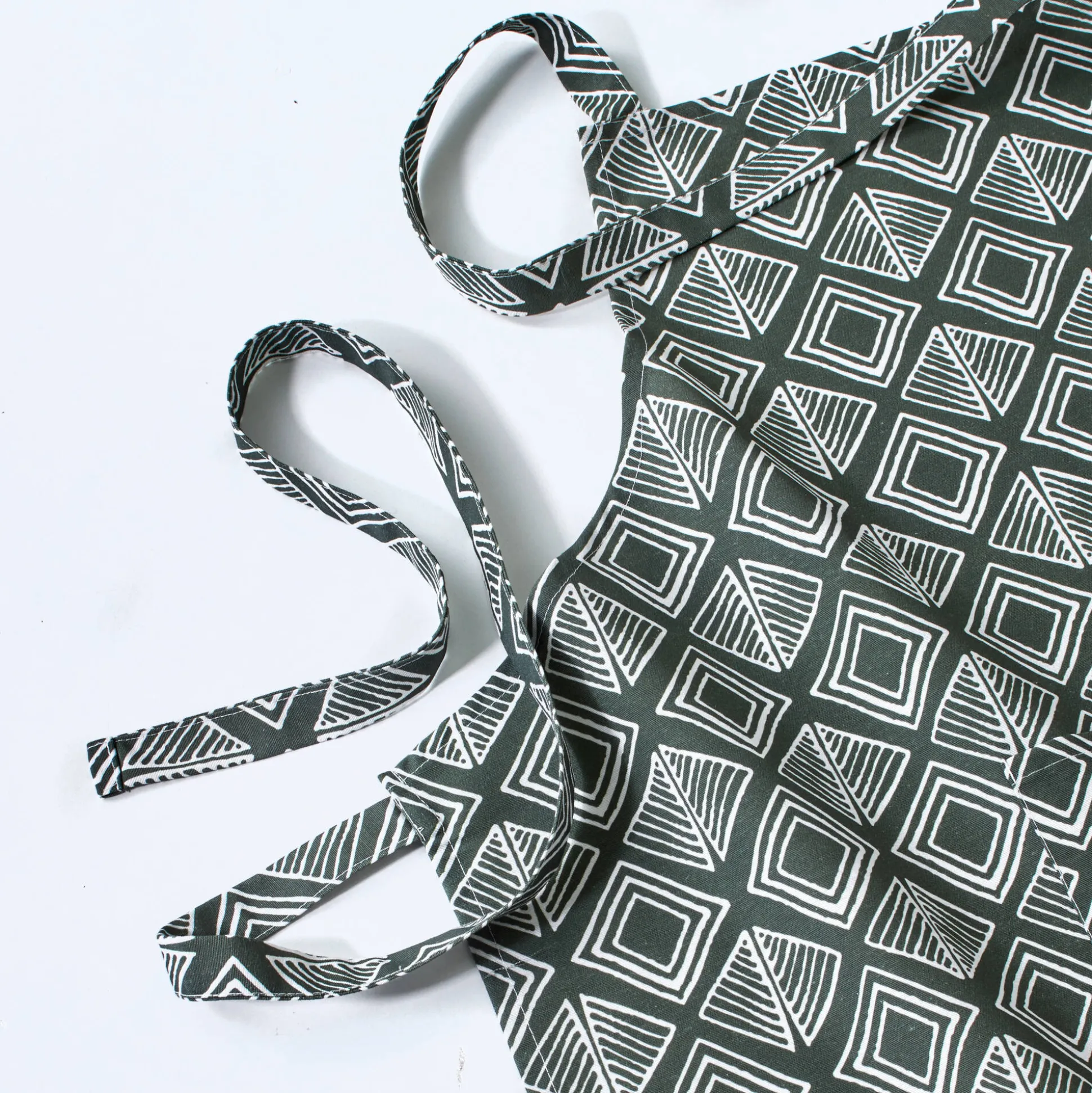 Vlekwerende schort met geometrische print