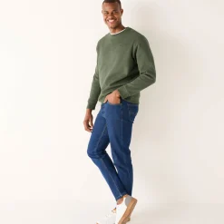 Warme sweater met ronde hals, borduursel op de borst, in ribtricot
