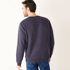 Warme sweater met ronde hals, borduursel op de borst, in ribtricot