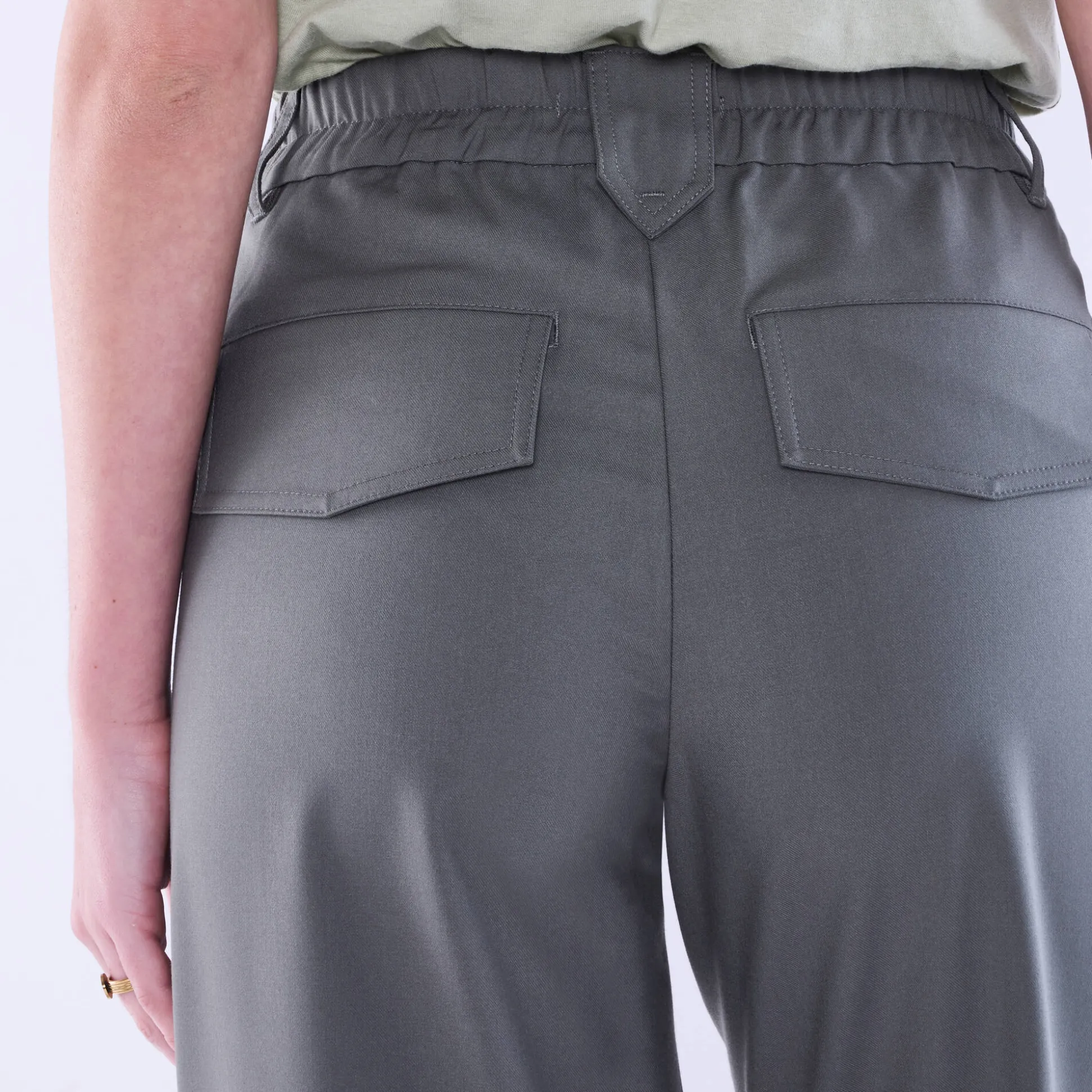 Wijde rechte broek, effen