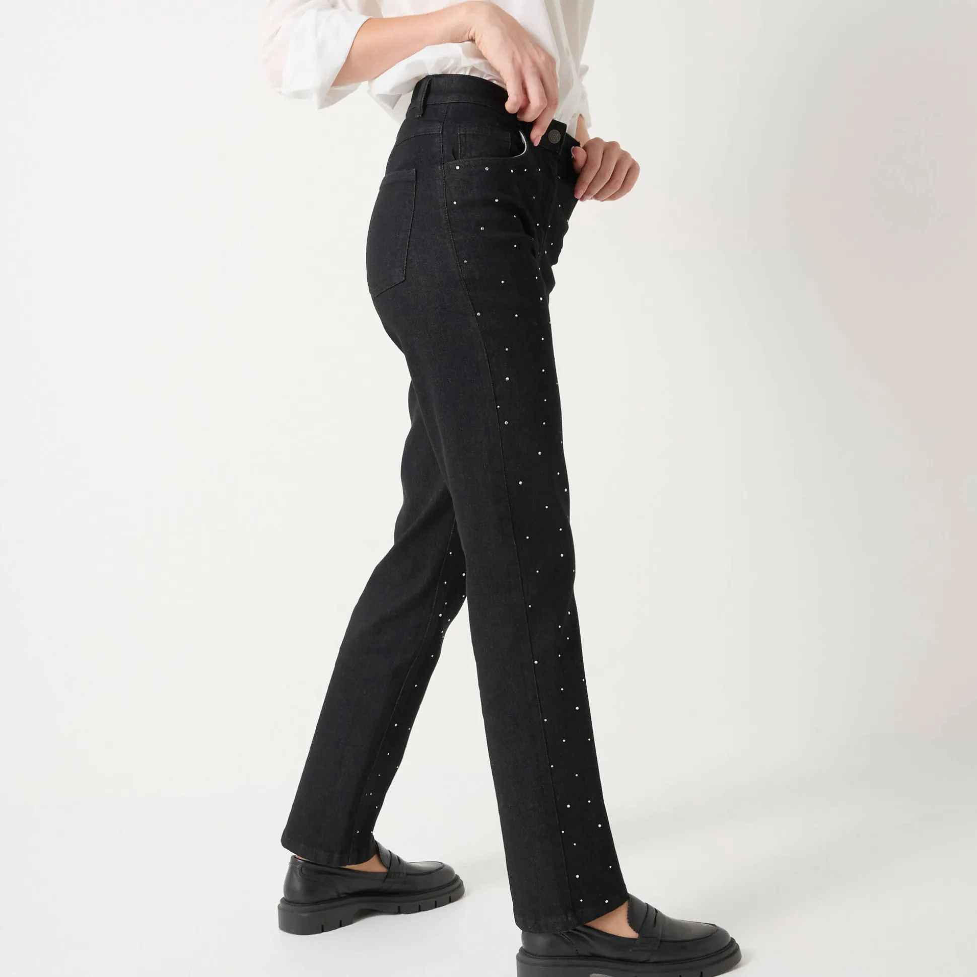 Zwarte, rechte jeans met hoge taille en strasjes